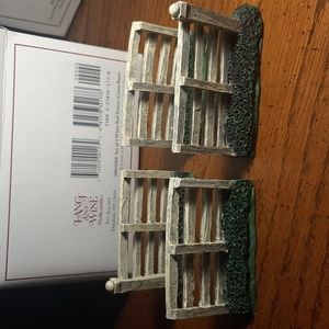 Lang and Wise set of 4 white rail fences with green base